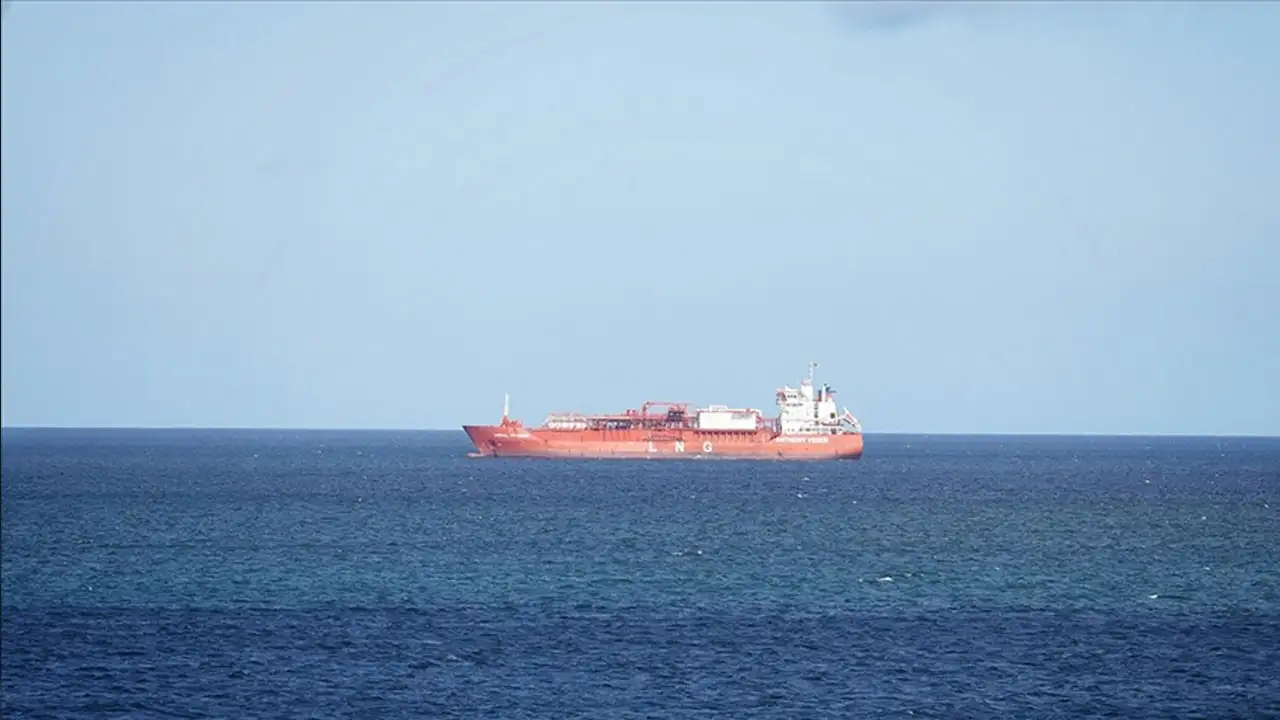Hindistan Bayraklı Bir LPG Tankeri Daha Hürmüz Boğazı’nı Geçti