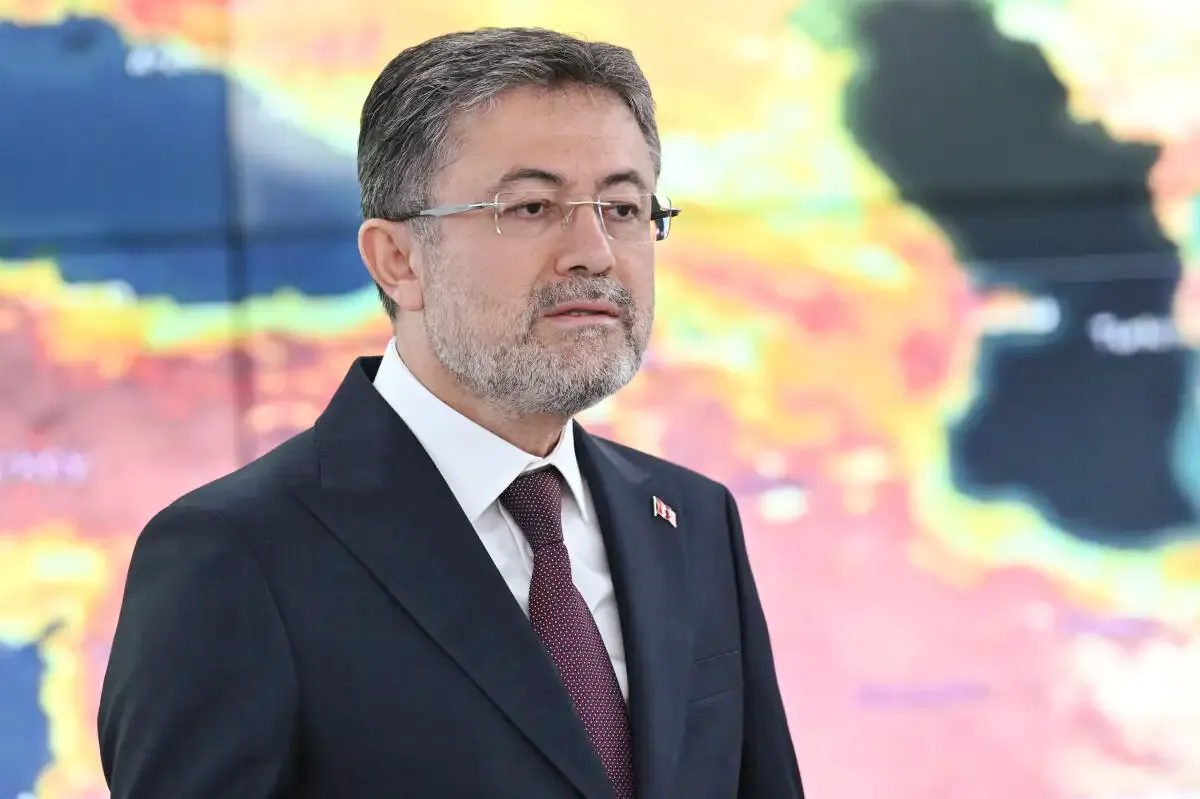 Tarım ve Orman Bakanı Yumaklı, orman yangınlarındaki son durumu paylaştı: