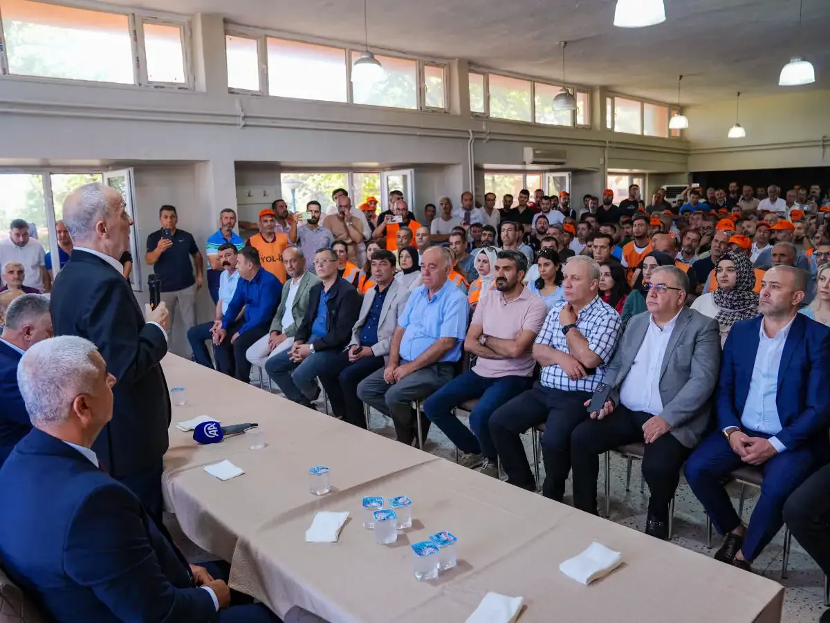 TÜRK-İŞ Genel Başkanı Atalay, Diyarbakır'da kamu işçisinin zam görüşmelerine ilişkin konuştu:
